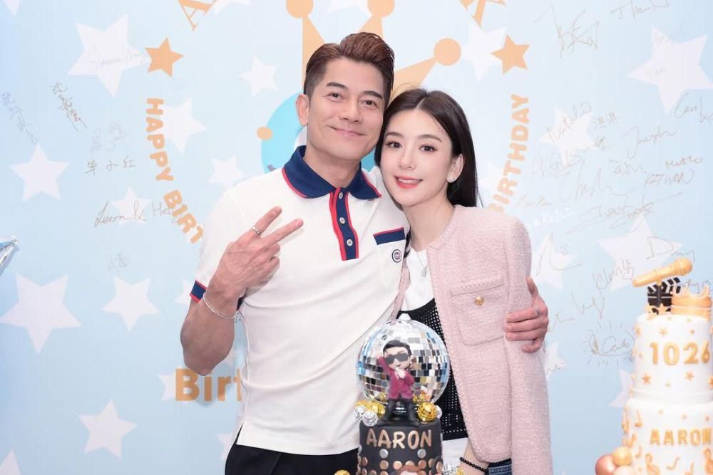 Suami Idaman! Aaron Kwok Beri Kartu Kredit Tanpa Limit untuk Istrinya