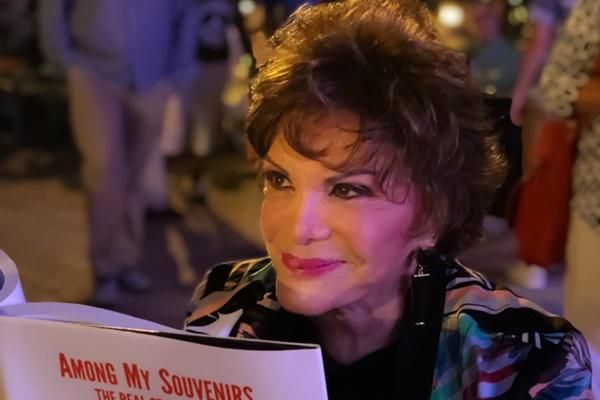 Profil Connie Francis, Penyanyi Pretty Little Baby yang Meninggal Dunia