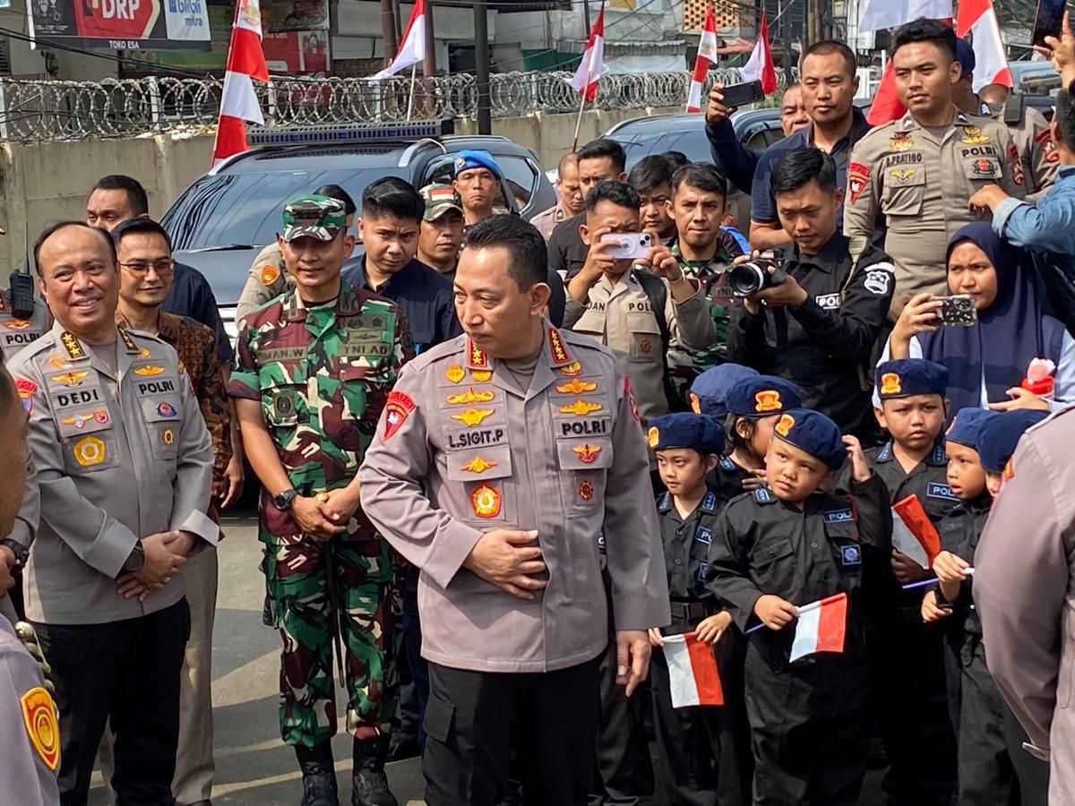 Resmikan 28 SPPG di Mako Brimob, Kapolri Disambut Brimob Kecil