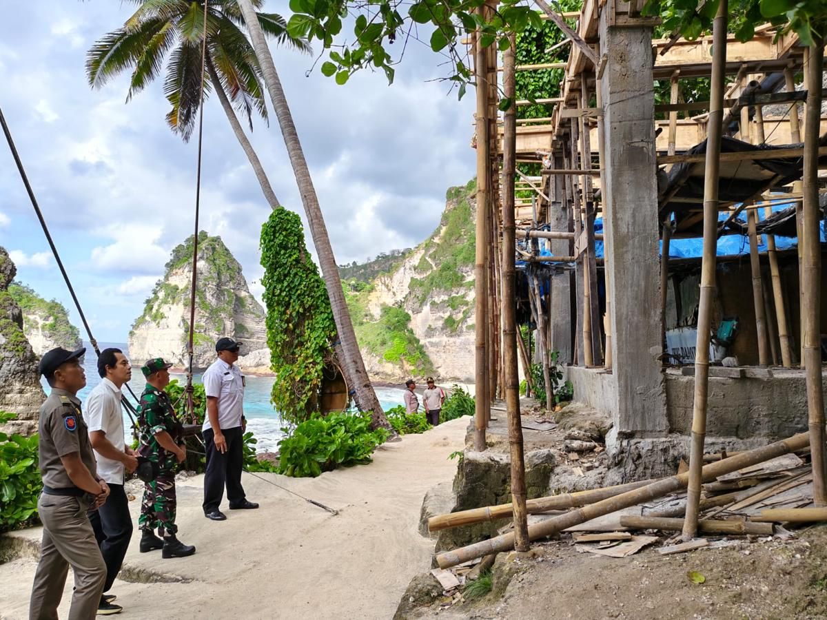 Aparat Stop Proyek Bangunan di Kawasan Wisata Pantai Diamond
