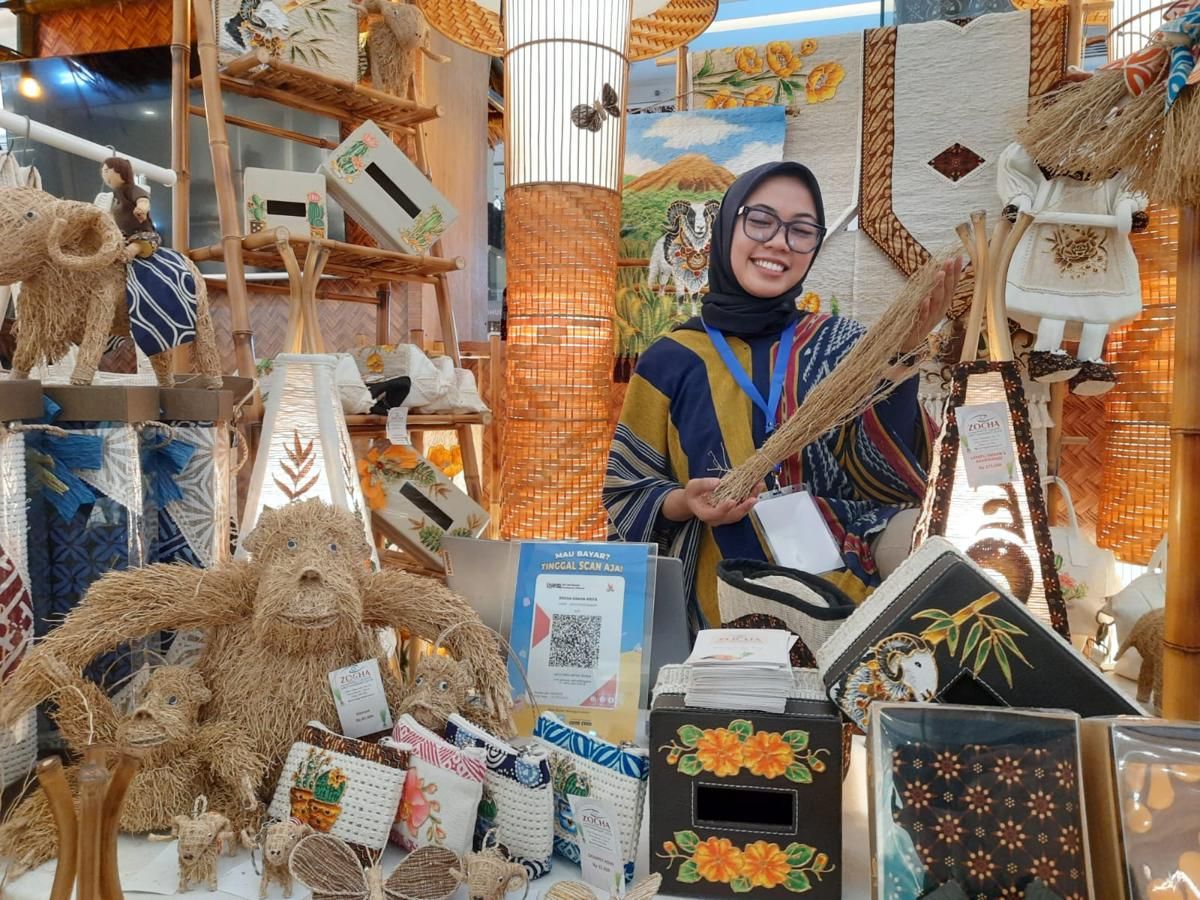 Melihat Produk Dekranasda se-Jabar Lewat Sunda Karya Fest KKJB 2025