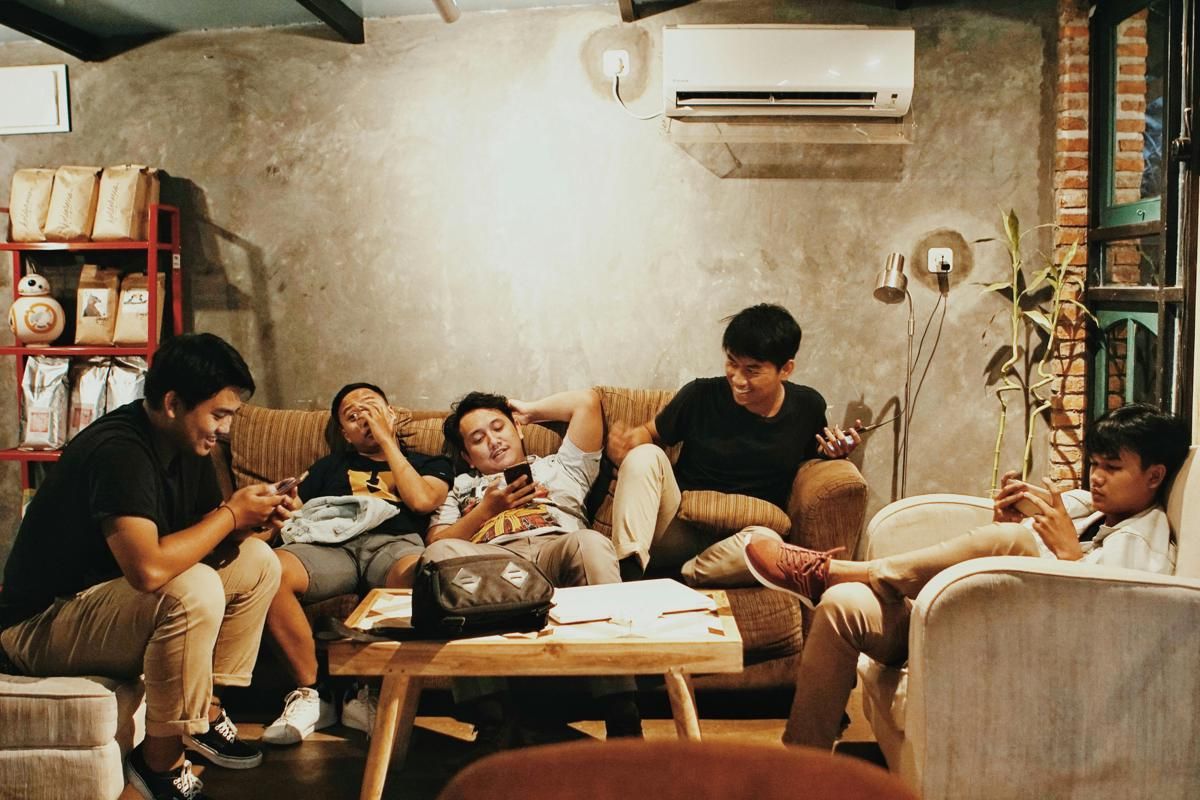 6 Cara Ampuh Atasi Social Anxiety, Gak Perlu Overthinking Lagi!