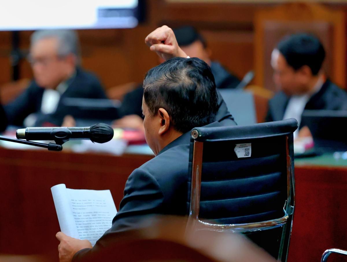 Hasto Tuding Keterangan Penyidik KPK Sarat Asumsi