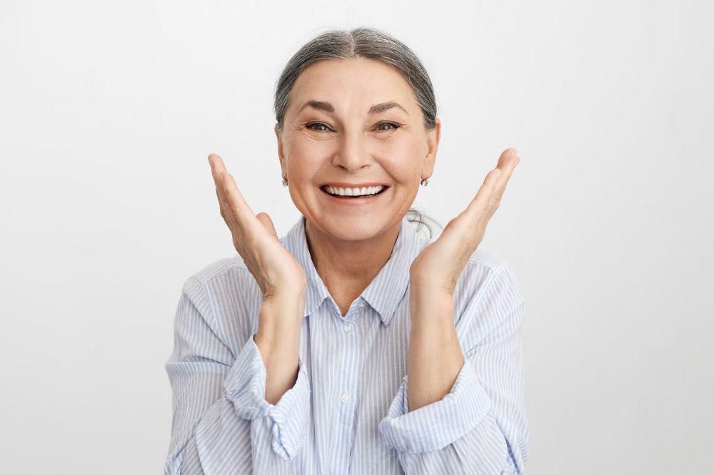 7 Cara Menghilangkan Smile Line yang Semakin Terlihat