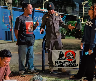 Perpustakaan Jalanan Diusir Satpol PP, Kasatpol: Ganggu Pejalan Kaki