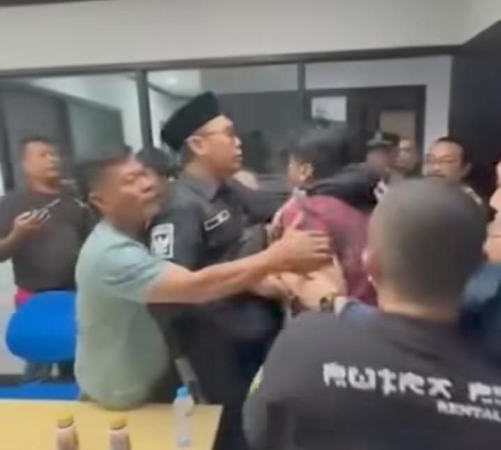 Tak Terima Motor Ditarik, Anggota Ormas Surabaya Sekap Pegawai Finance