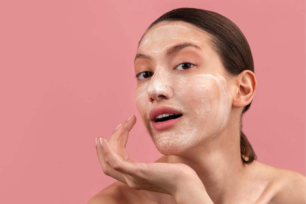 Rekomendasi Produk Eksfoliasi yang Aman untuk Ibu Menyusui 