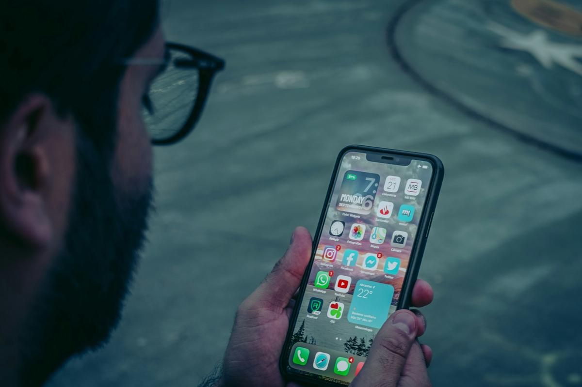 Fingerprint vs Face Unlock di Smartphone, Mana Lebih Aman?