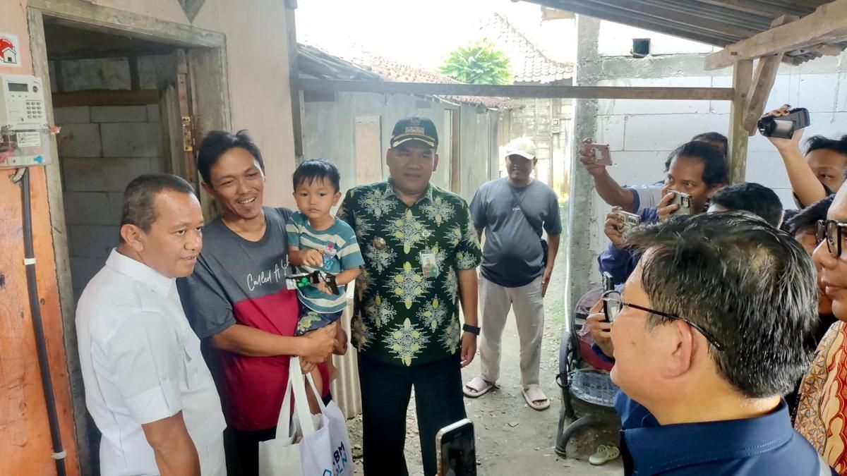 Cerita Ahmad ke Menteri ESDM Usai Rumahnya Dipasang Listrik Gratis 