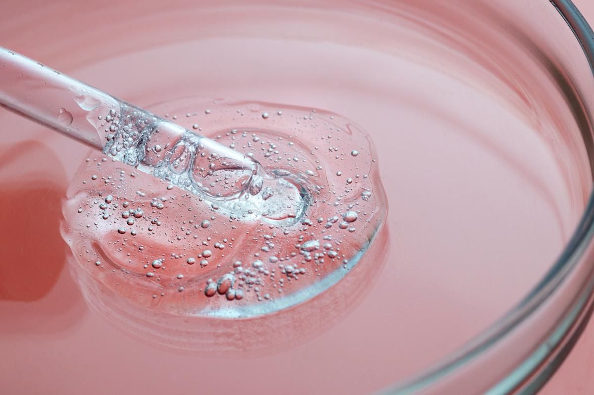 Rekomendasi Serum Mencerahkan yang Aman untuk Ibu Menyusui