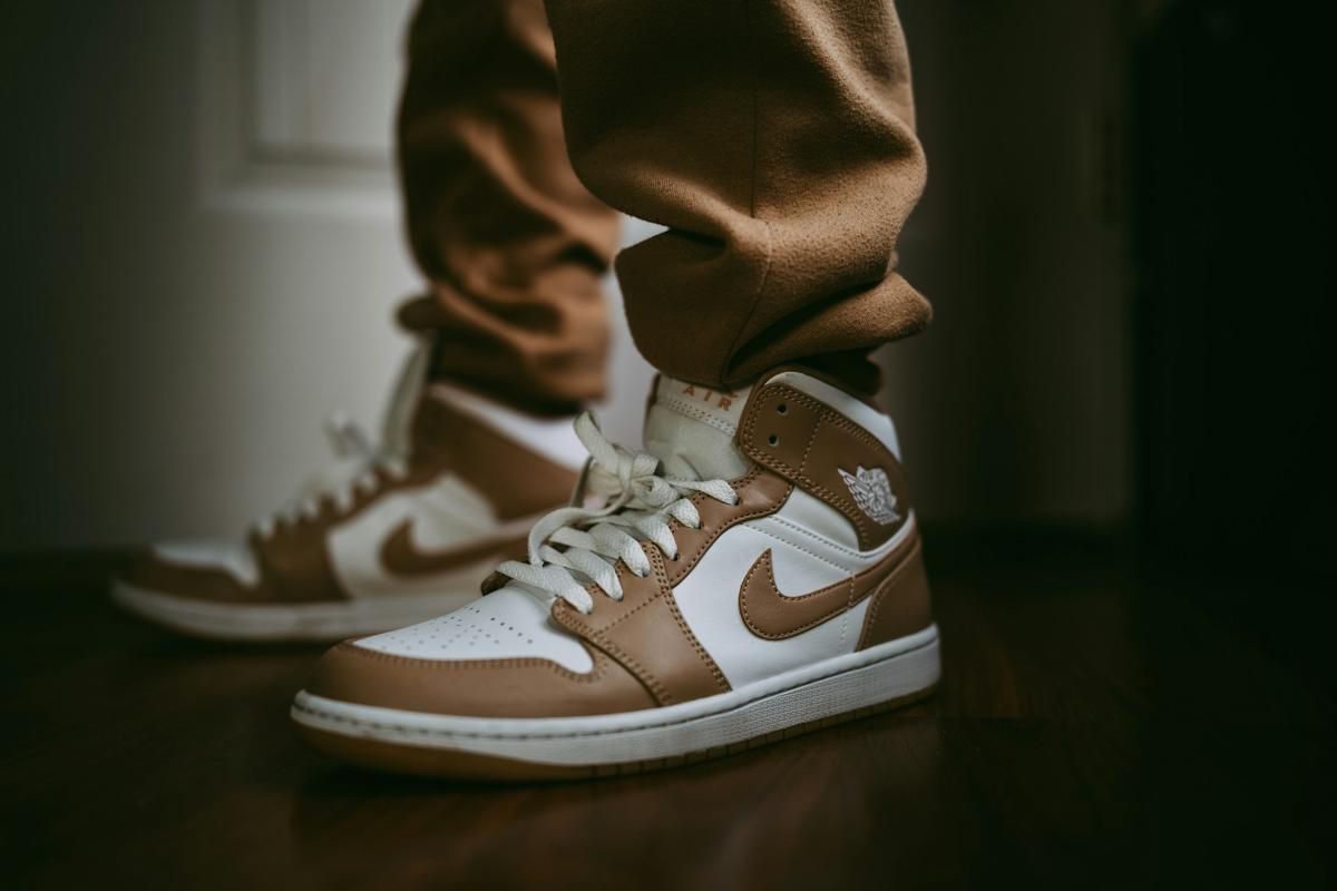 5 Rekomendasi Sepatu Nike Cokelat Pria, Stylish Retro Vibes!