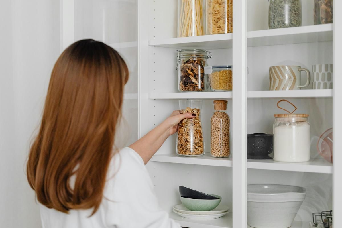 5 Cara Simpan Makanan Kering agar Tak Apek dan Tahan Lama