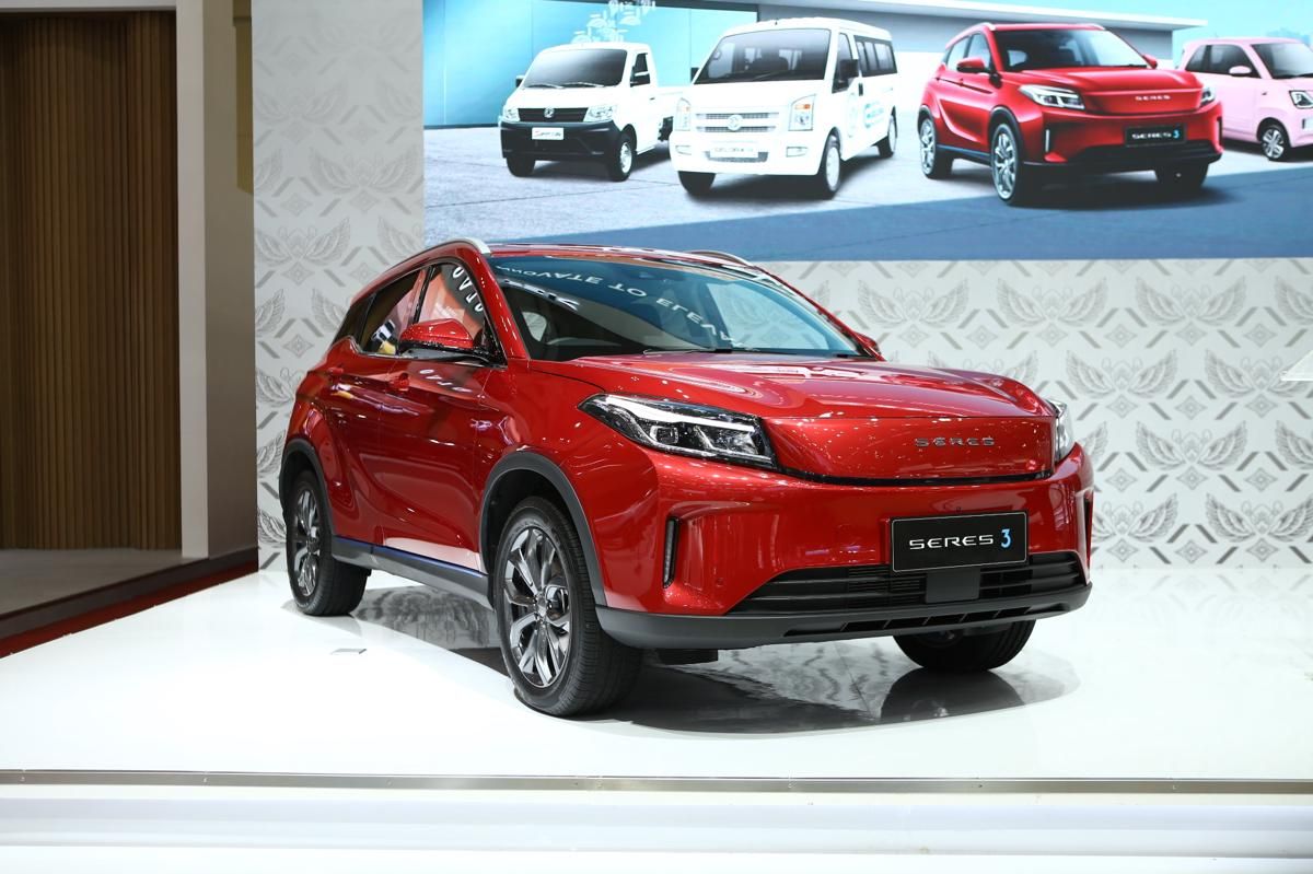 SERES 3 Rilis di GIIAS 2025, Mobil Listrik Cewek Banget!