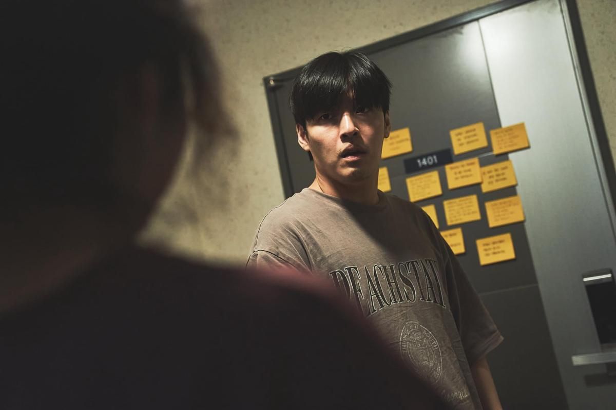 5 Fakta Kang Ha Neul Beli Apartemen di Film Wall to Wall Netflix