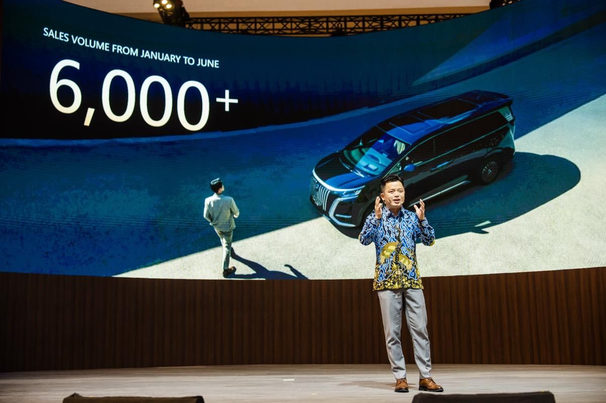 Mobil Listrik Premium DENZA Tampil Perdana di GIIAS 2025 