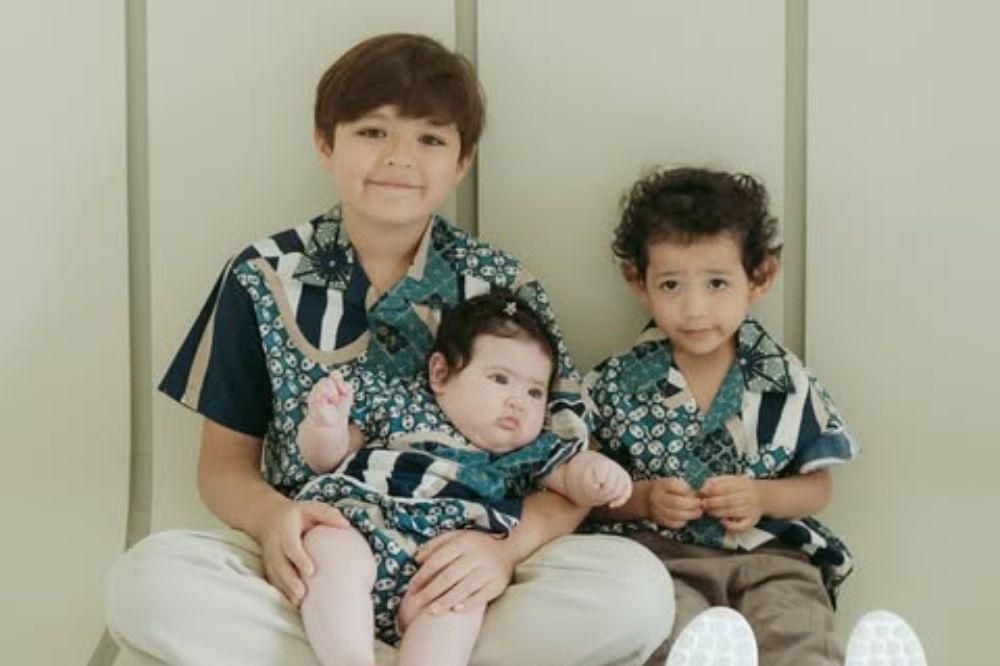 10 Foto Kedekatan Gia dengan Kakak-kakaknya, Anak Jessica Iskandar