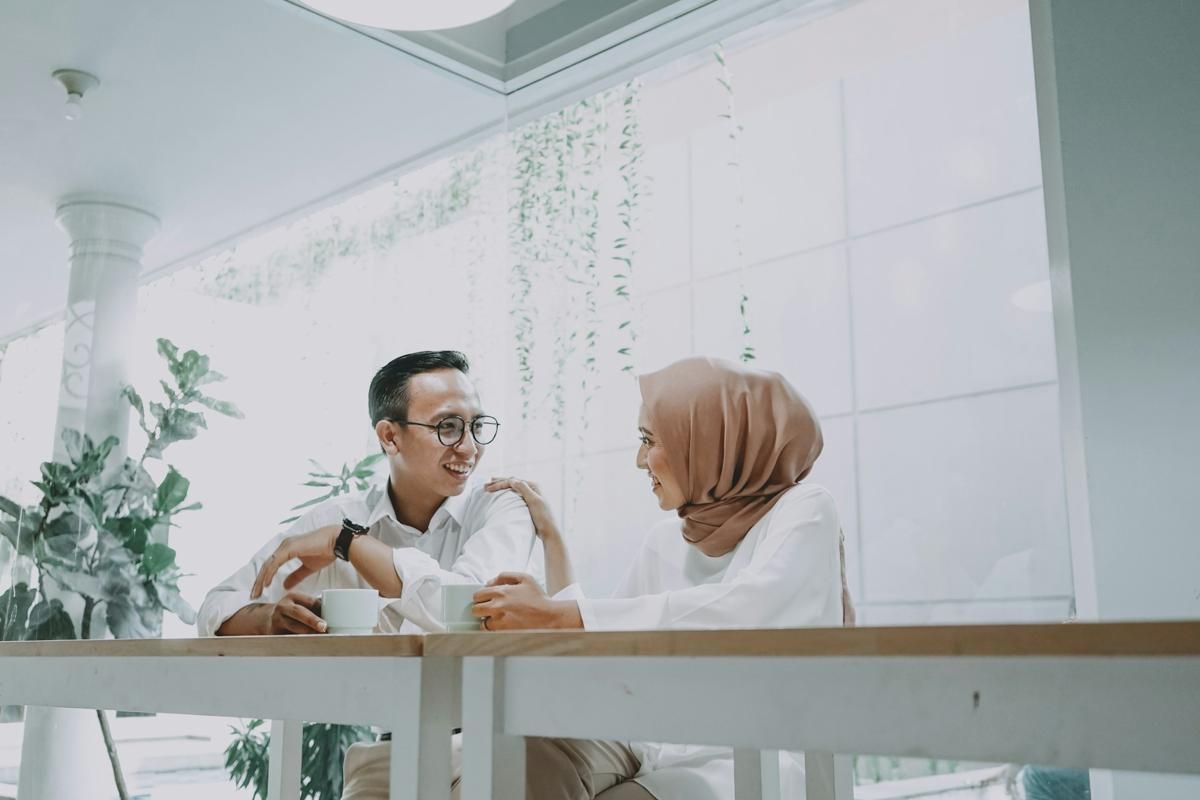 Ingin Pacaran dengan Rekan Kerja, Bisa Profesional Gak ya?