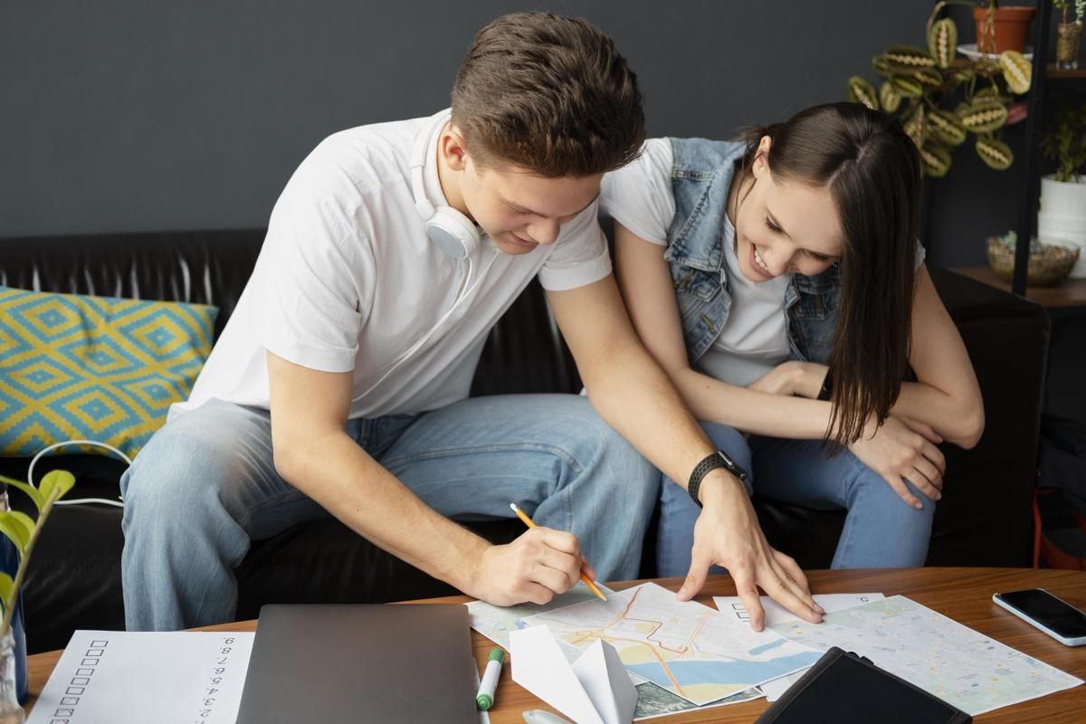 6 Tanda Kamu dan Pasangan Grow Up Together, Gak Cuma Jalan Bareng!