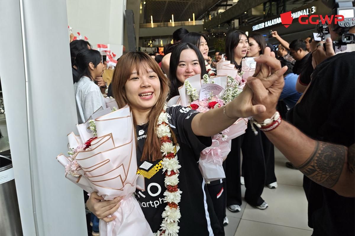 Team Vitality Bawa Trofi MWI ke Indonesia, Dapat Sambutan Meriah