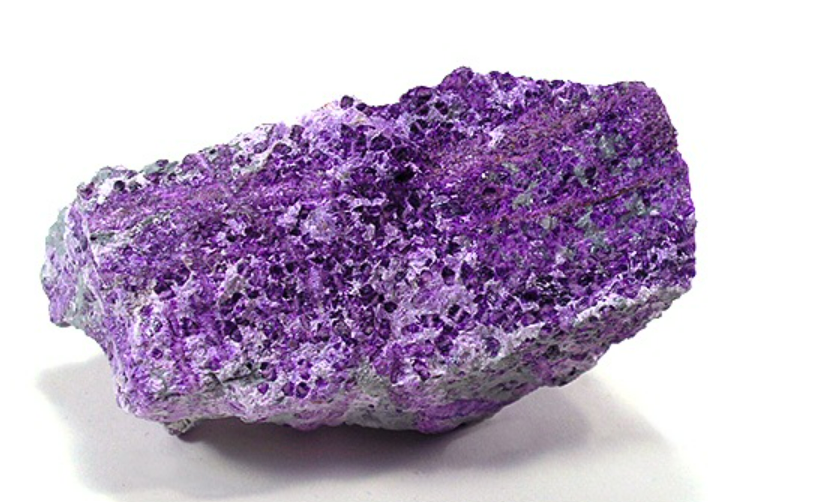 ilustrasi sugilite (commons.wikimedia.org)