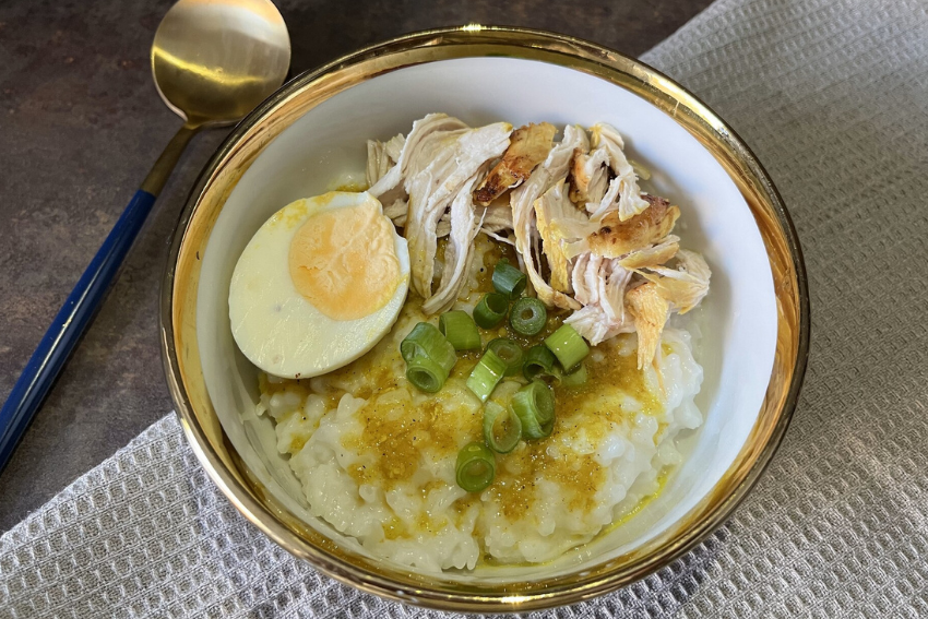 Potret bubur ayam (vecteezy.com/sfaafaa_)