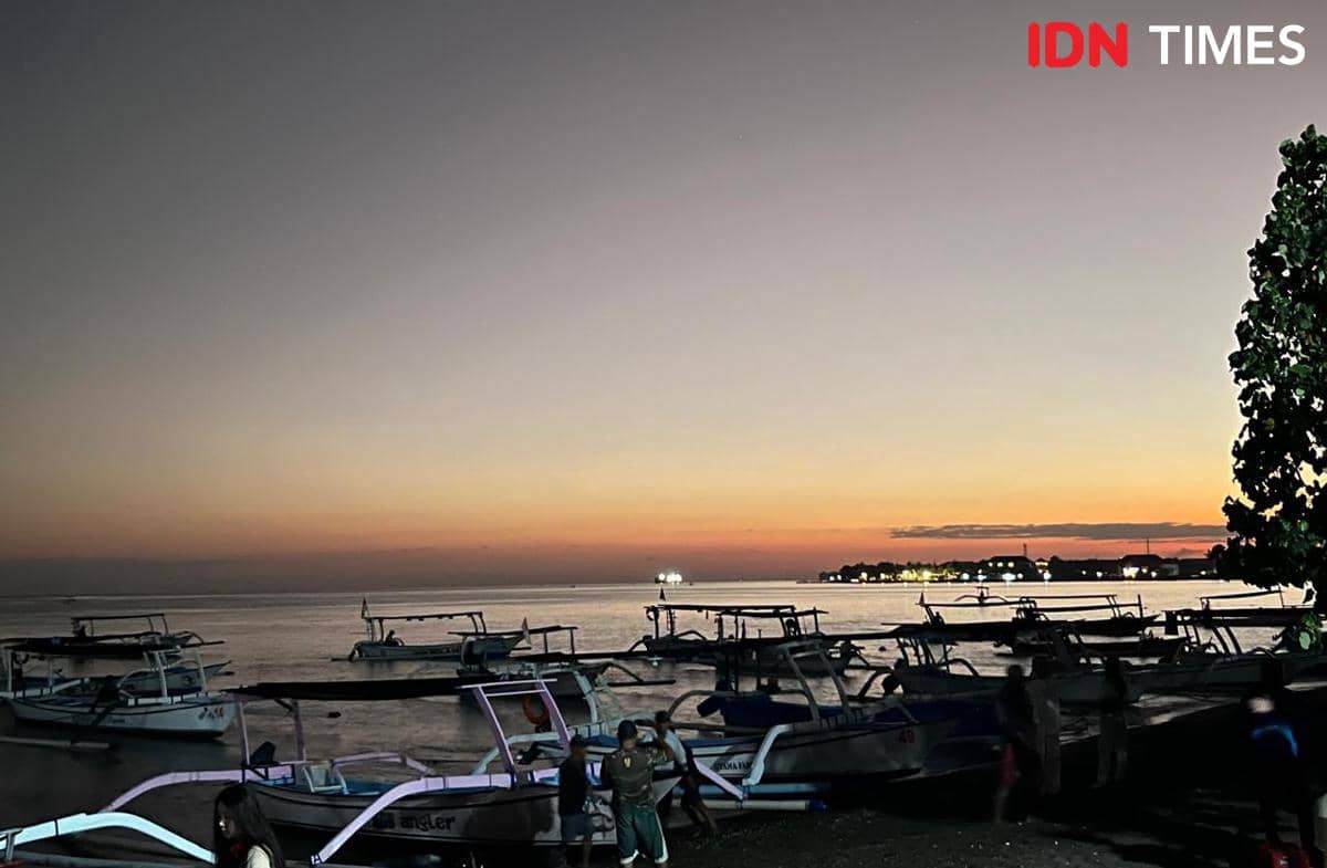 Potret Pantai Lovina saat sunrise, Buleleng, Bali Utara 