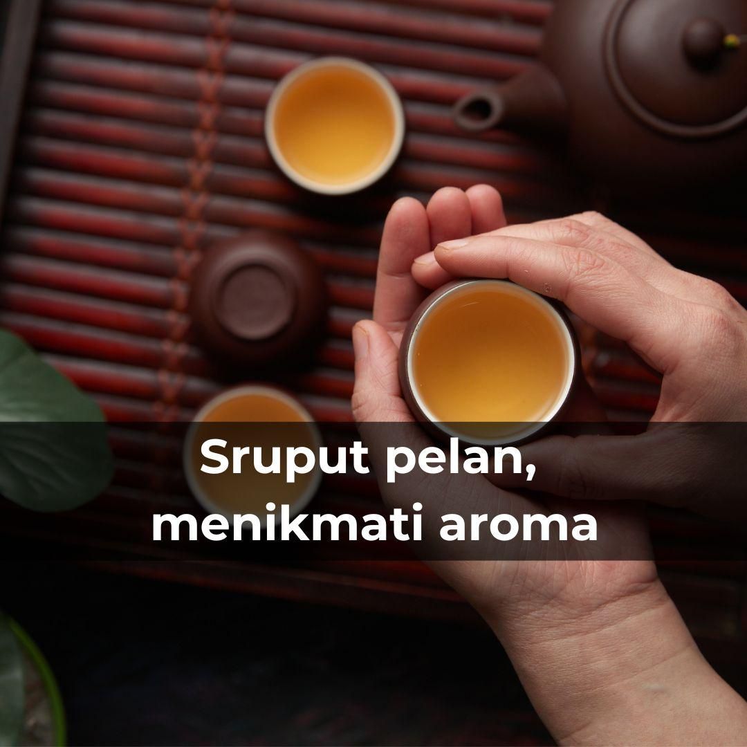 Potret menikmati teh