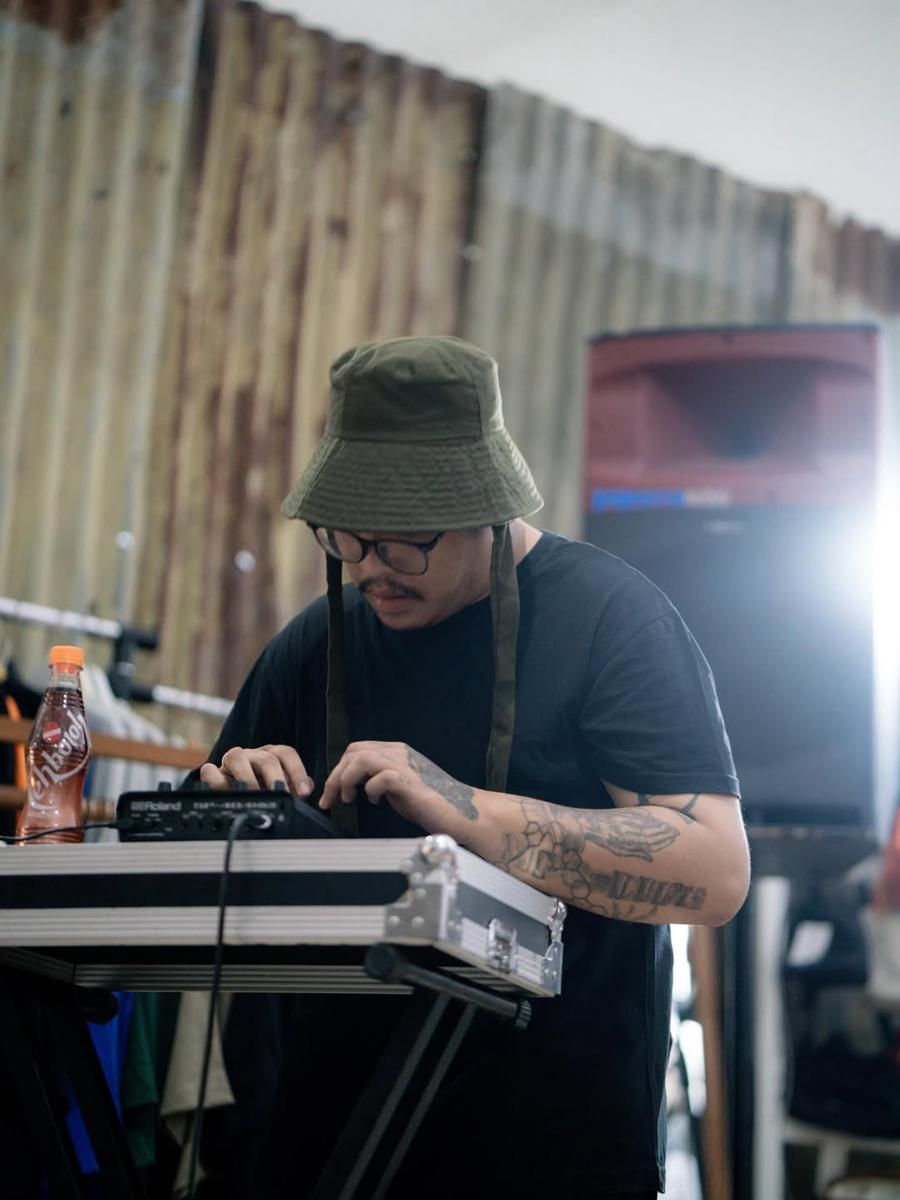 Cerita Musisi Densky9, Mandiri Urus Royalti
