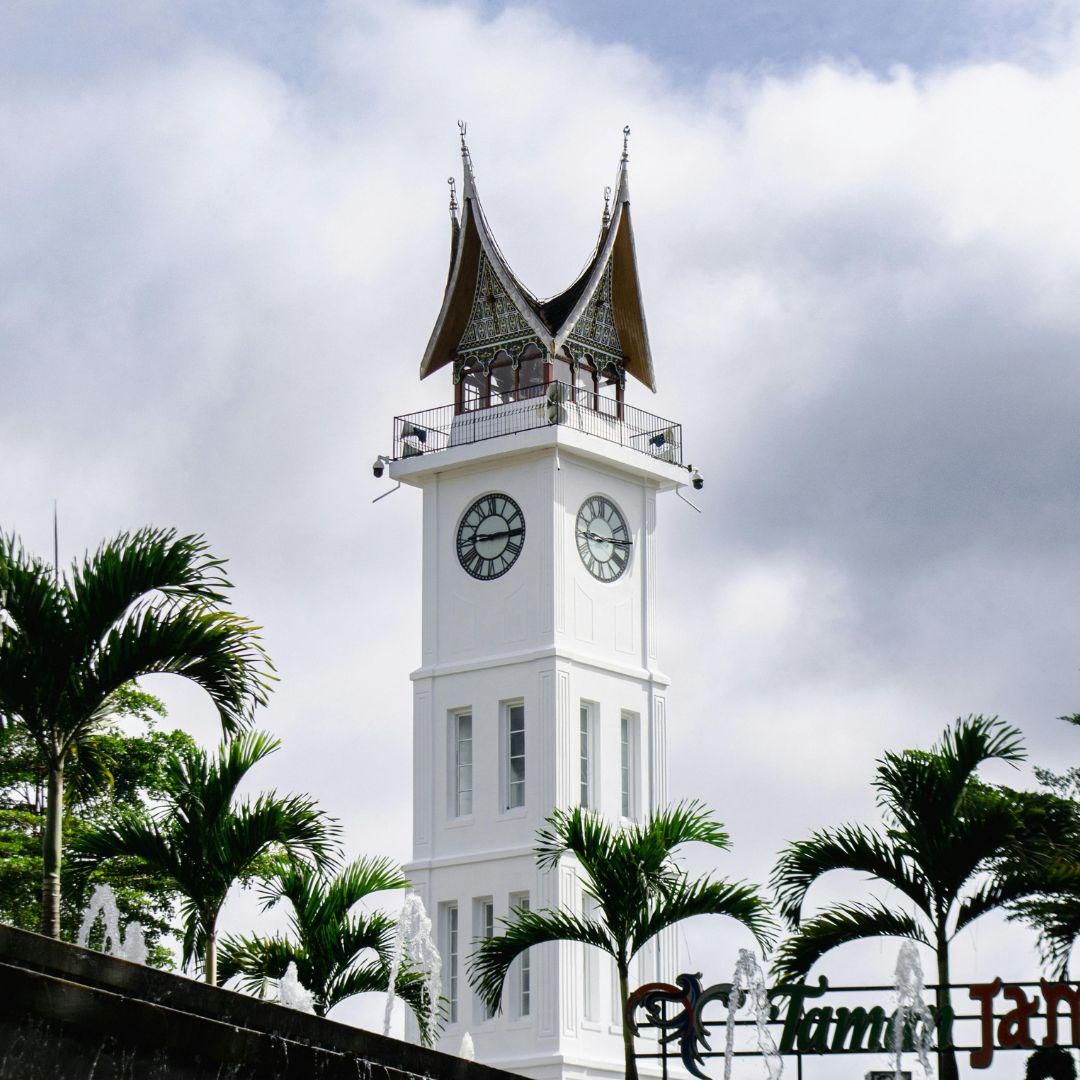 Potret Jam Gadang, Sumatra Barat 