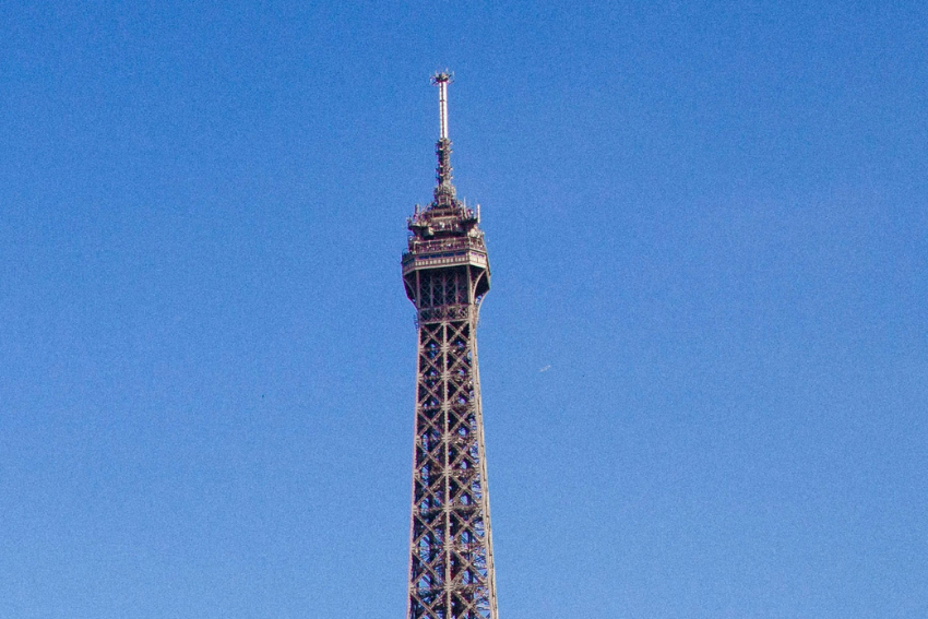 Potret Menara Eiffel di Paris, Prancis