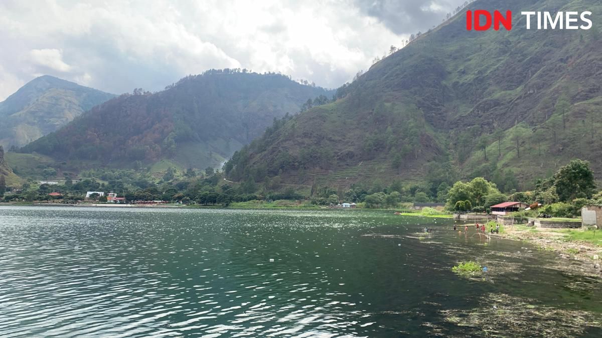 Pemandangan Danau Toba dari Tongging (IDN Times/Doni Hermawan)