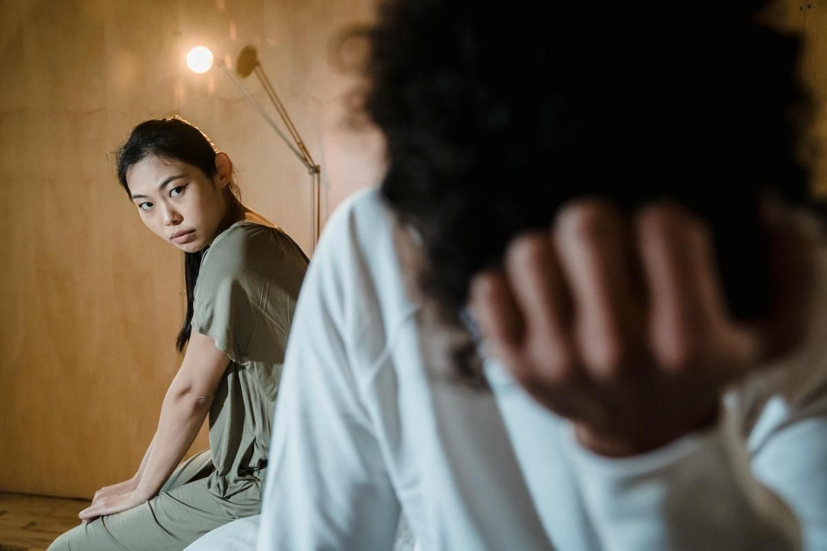 ilustrasi perasaan tidak bahagia dalam hubungan