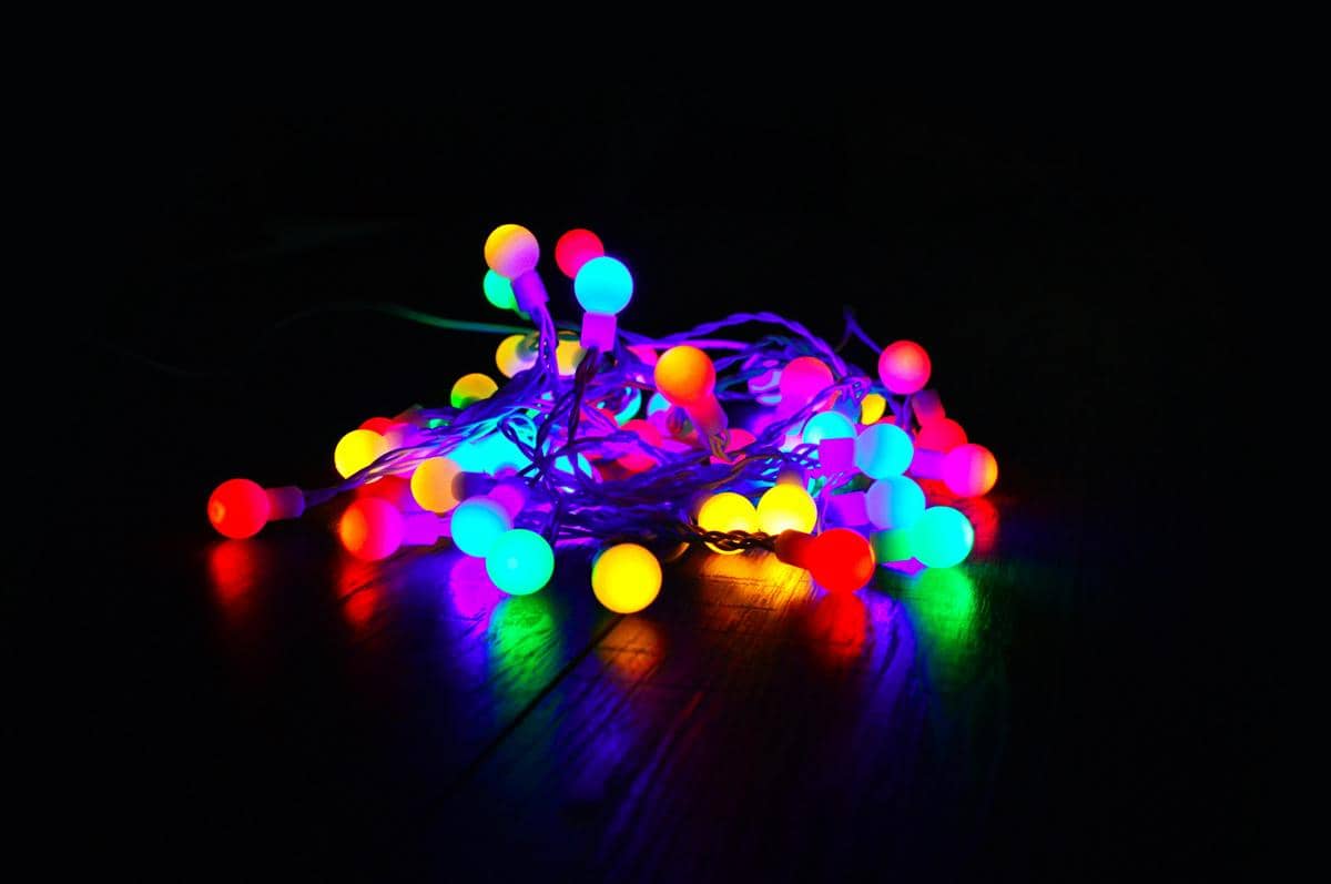 Ilustrasi lampu LED warna warni