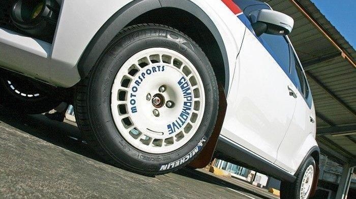 suzuki-ignis-yang-diubah-modifikasi-dengan-tampilan-jadi-gaya-rally-look.jpg