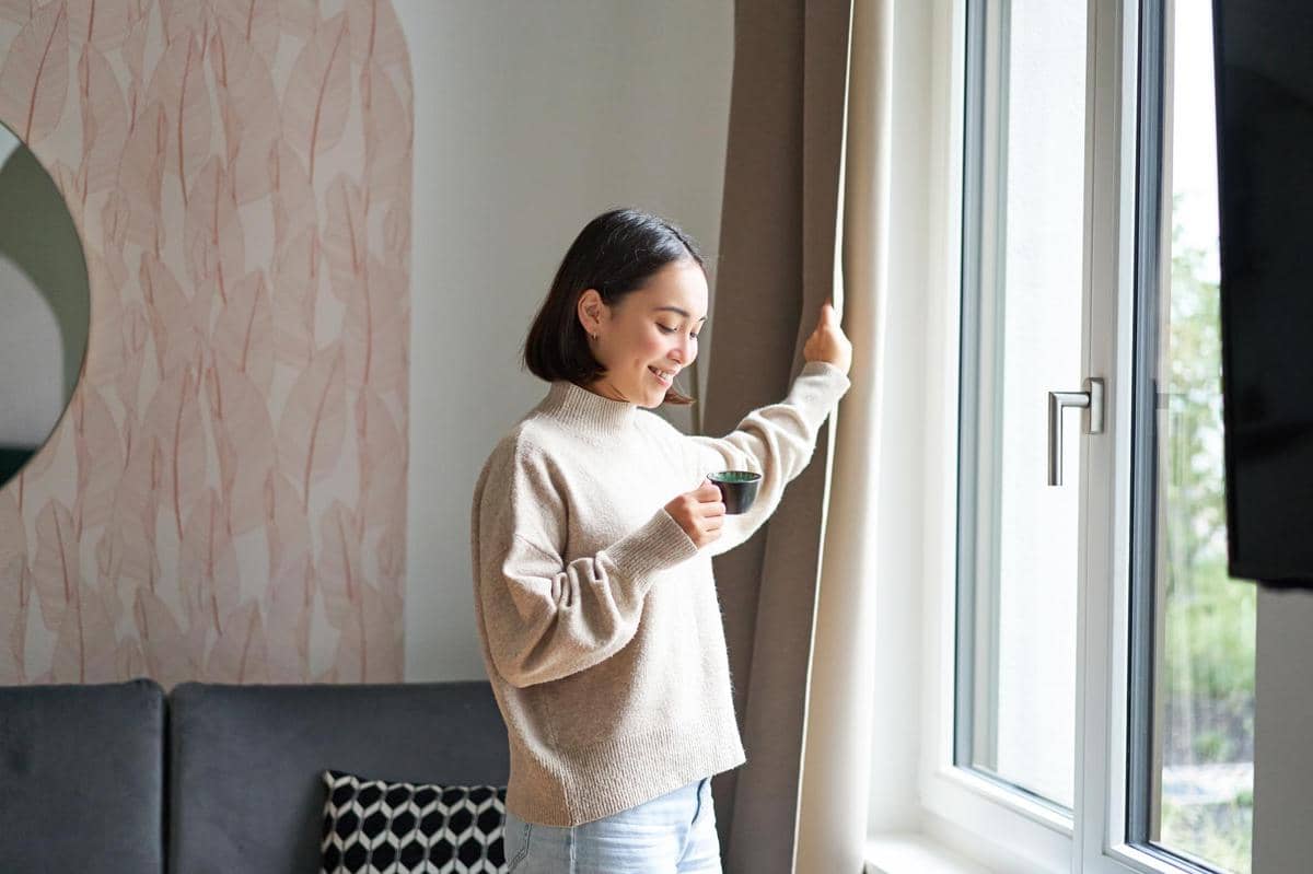 Ilustrasi membuka jendela