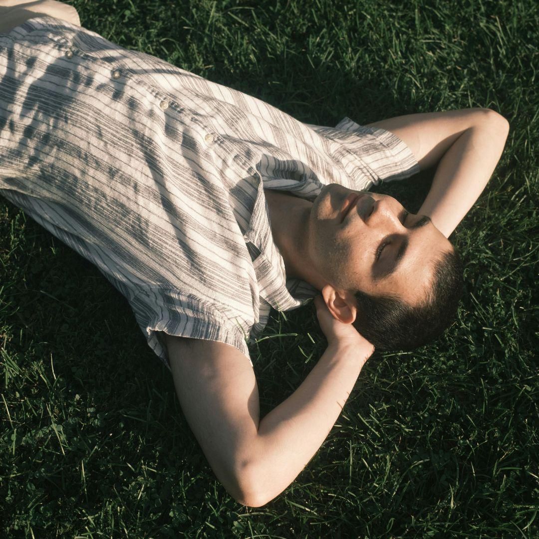 Potret orang yang sedang santai 