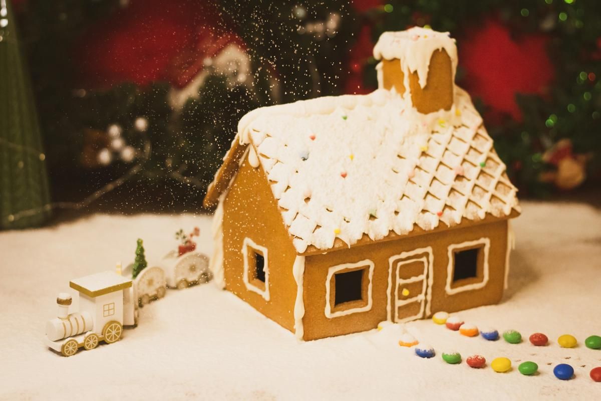 Potret gingerbread berbentuk rumah