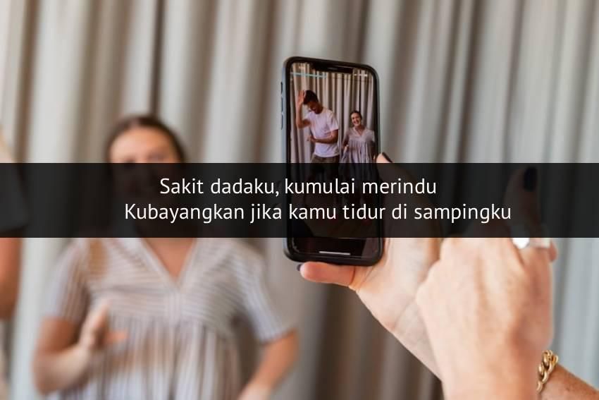 TikTok (unsplash.com/socialcut)