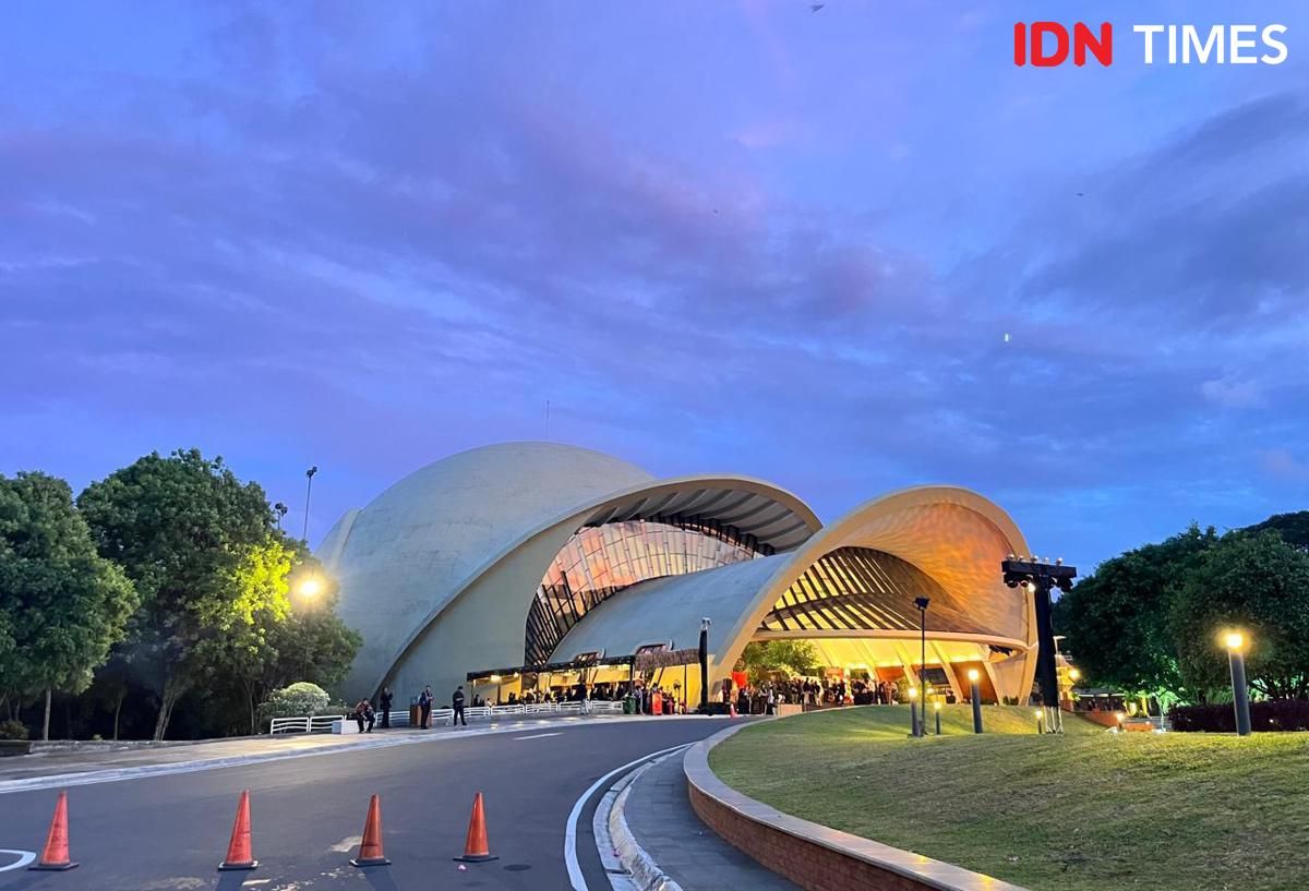 Potret Keong Mas, Taman Mini Indonesia Indah, Jakarta Timur