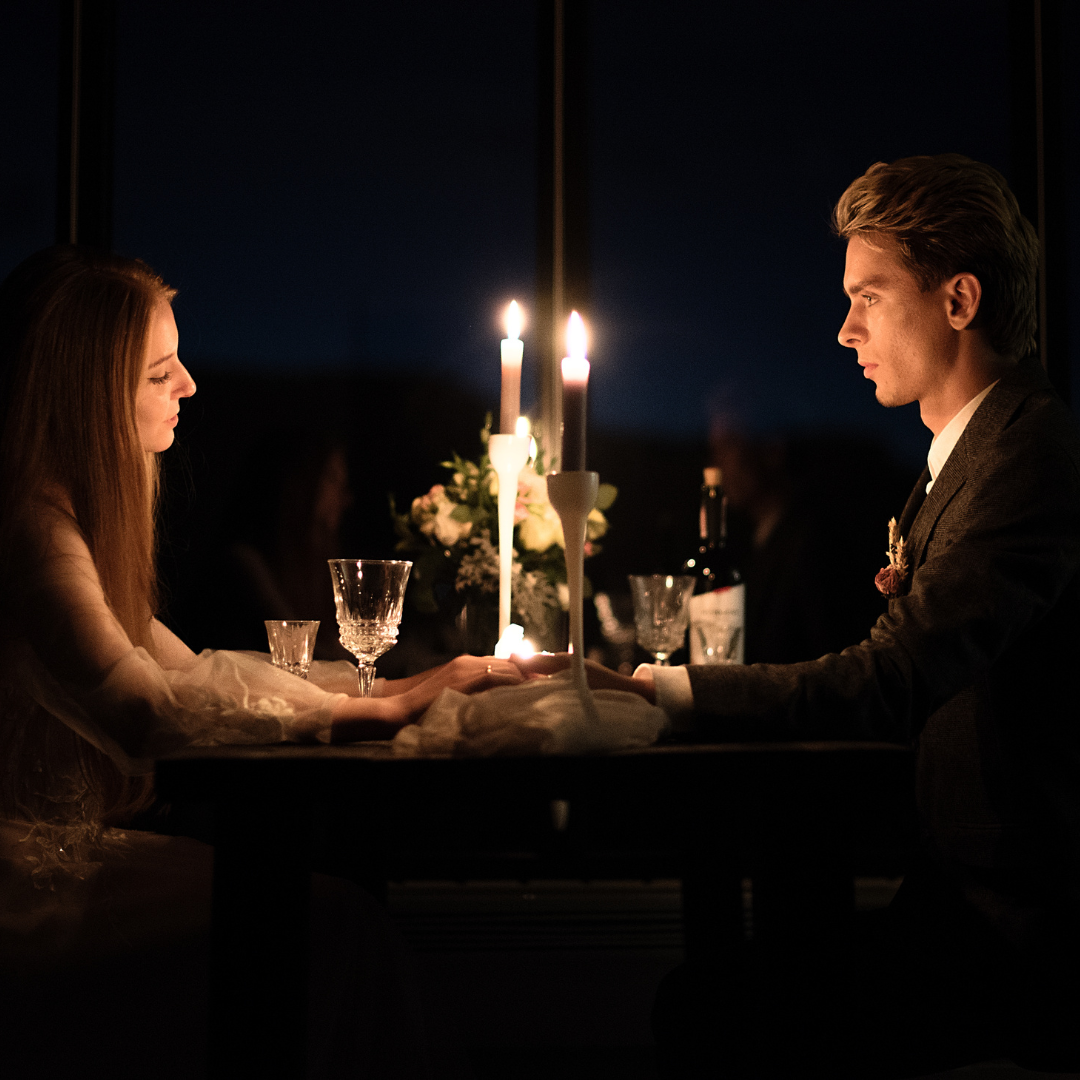 Potret dinner romantis