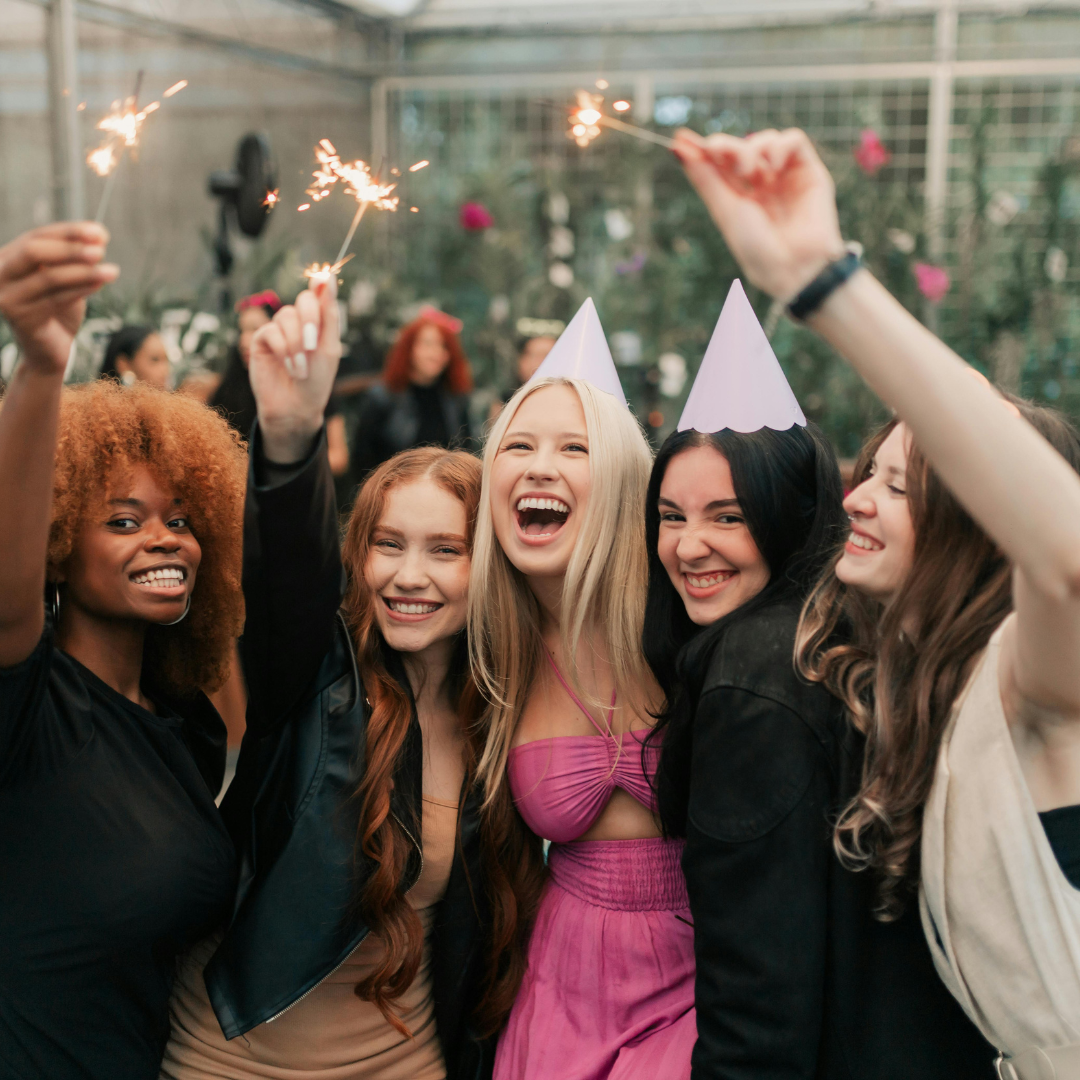 Potret pesta bersama teman-teman