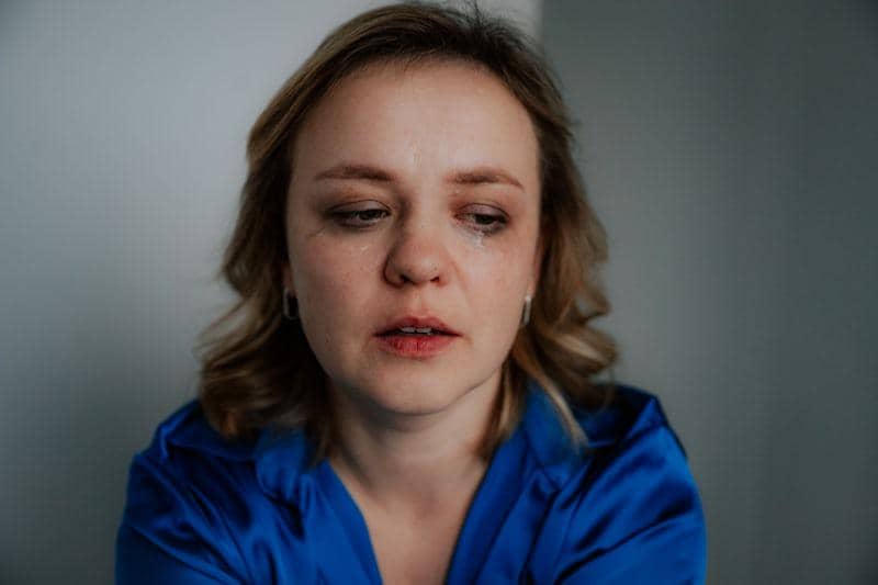 ilustrasi menangis karna emosi