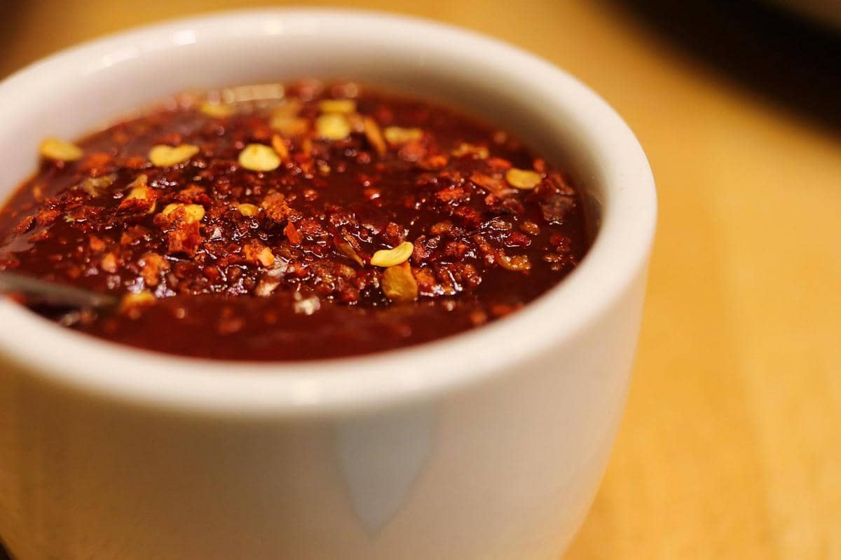 ilustrasi chili oil rayu 