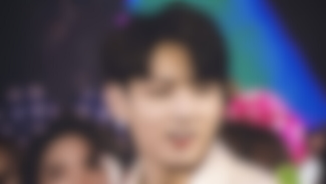 jungkook blur.png