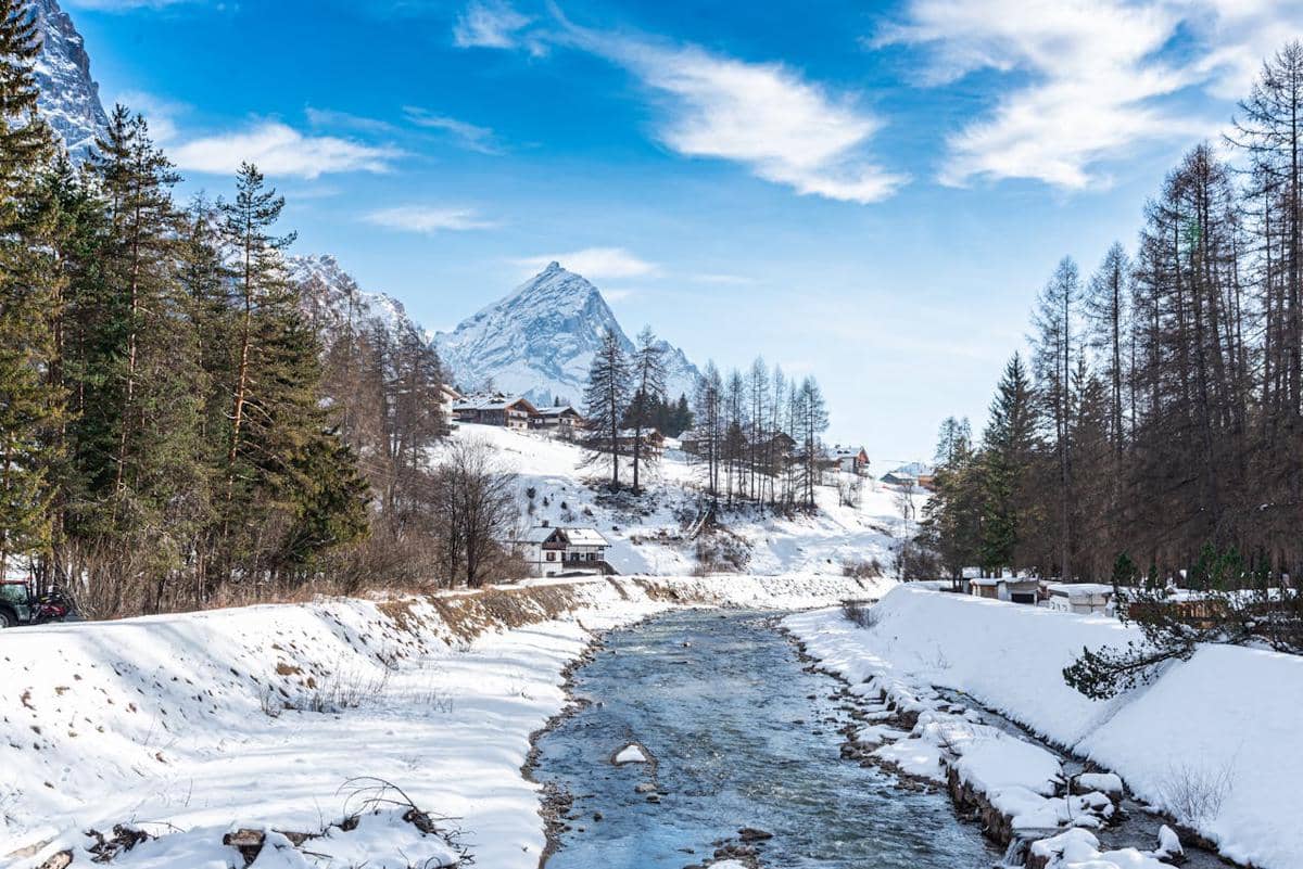 ilustrasi pemandangan salju (pexels.com/Duc Tinh Ngo)