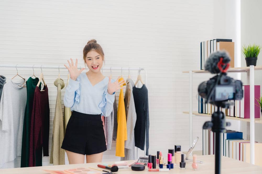 7 dari 10 Konsumen Indonesia Memilih Belanja di Live Shopping