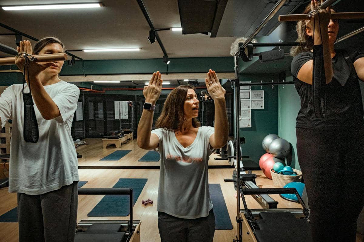 ilustrasi kelas pilates