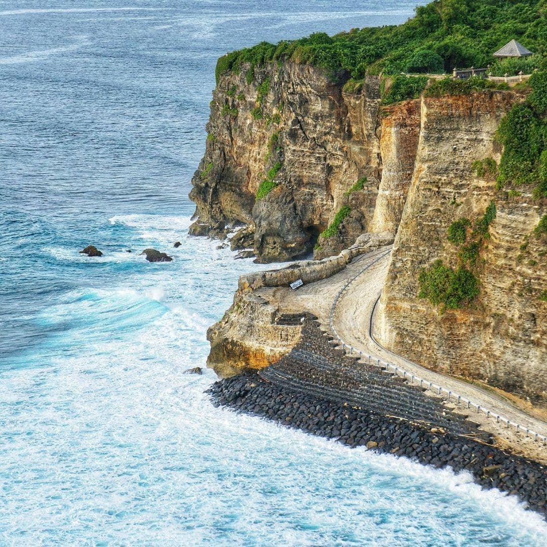 Potret tebing di Uluwatu, Bali