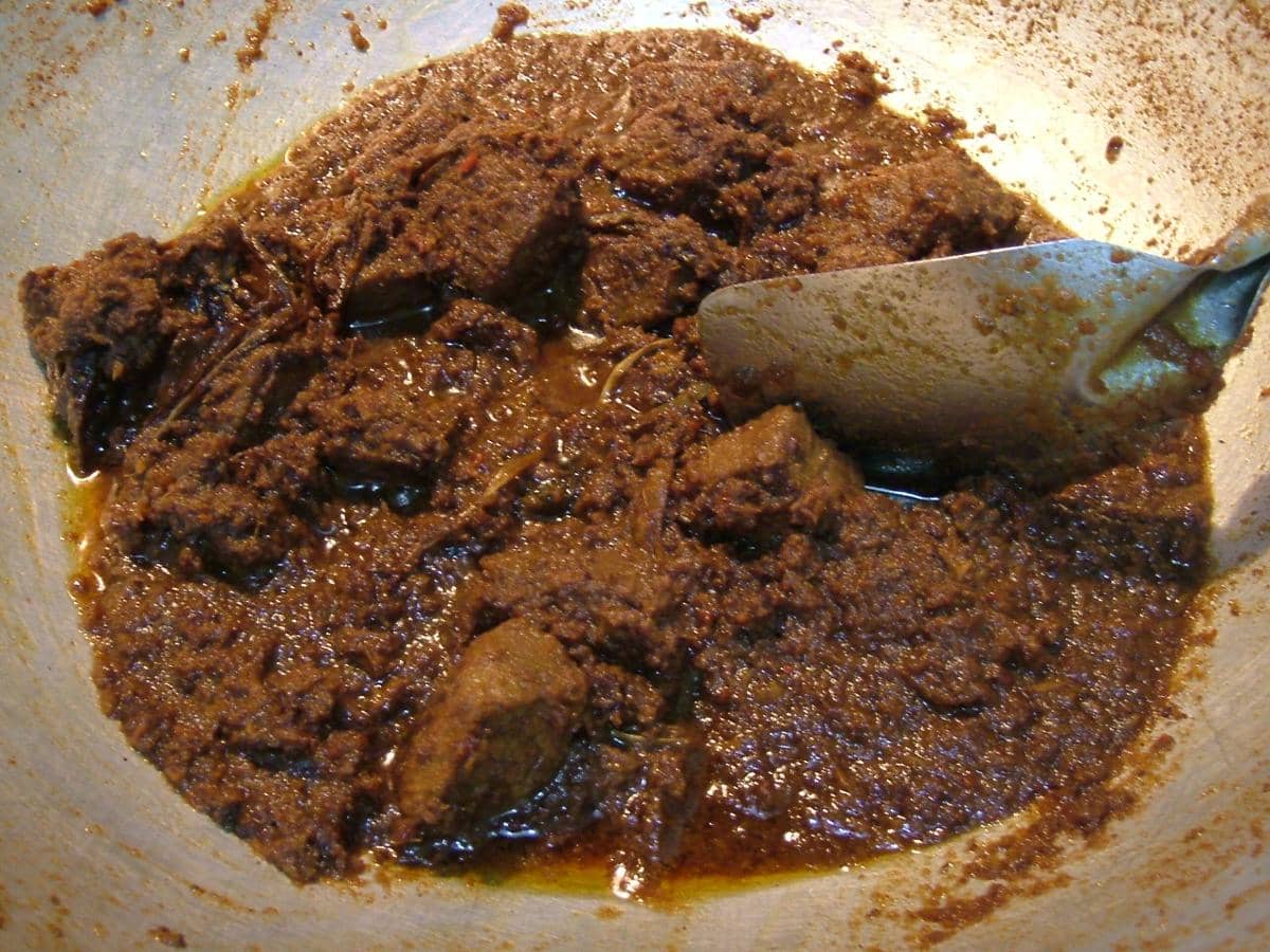 ilustrasi masak rendang