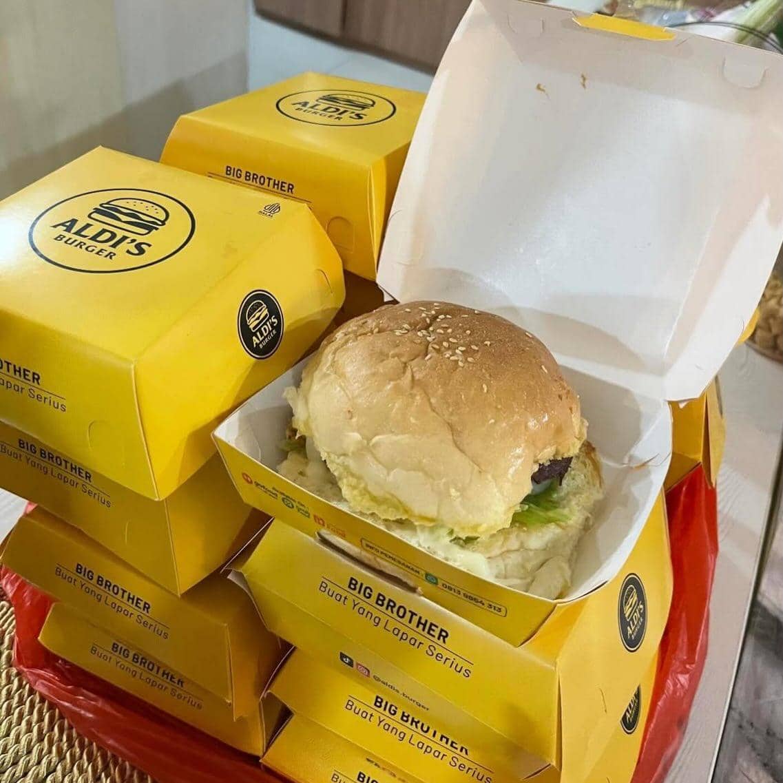 Potret burger di Aldi's Burger Cempaka Putih